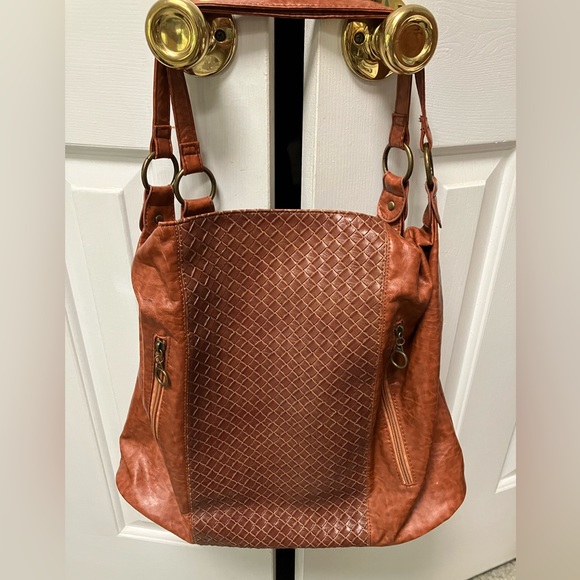 Lg Soft 2handle tooled leather-look rust shoulder bag, decorative zippers front. - Picture 2 of 7